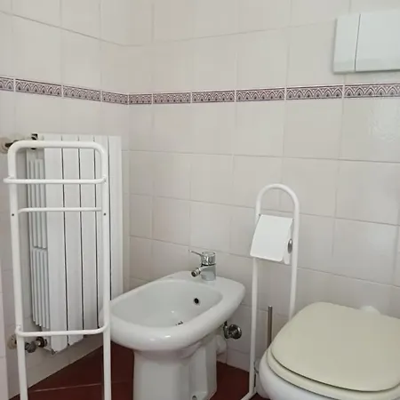 Con Giardino A Due Passi Dal Mare Imperia