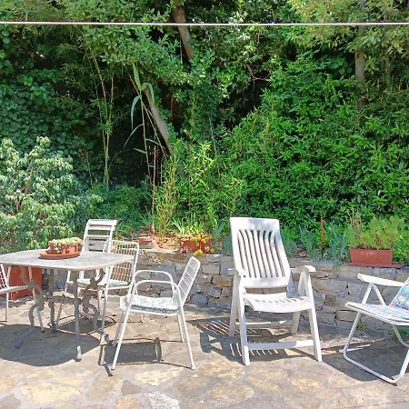 Con Giardino A Due Passi Dal Mare Quarto em Acomodações Particulares