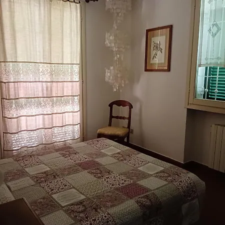 Con Giardino A Due Passi Dal Mare Quarto em Acomodações Particulares Imperia