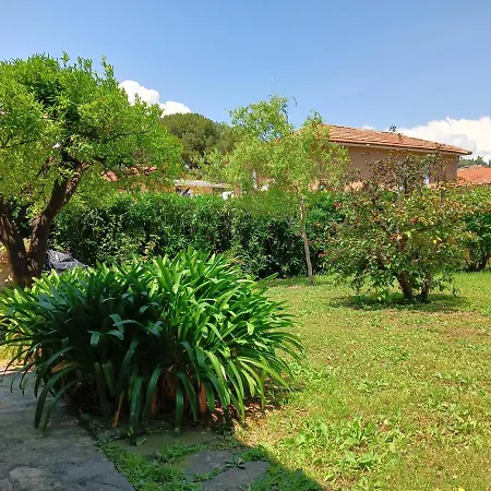 Con Giardino A Due Passi Dal Mare Privatunterkunft *