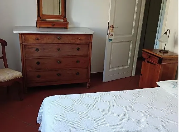 Con Giardino A Due Passi Dal Mare Imperia