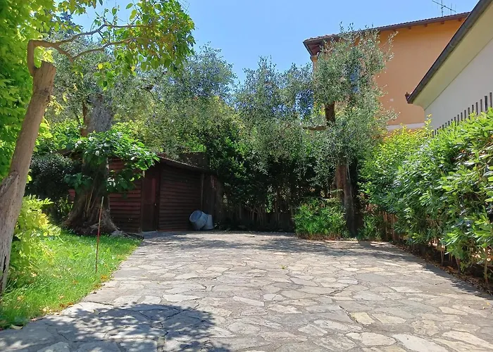 Con Giardino A Due Passi Dal Mare *