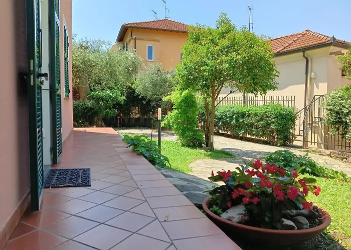 Con Giardino A Due Passi Dal Mare *