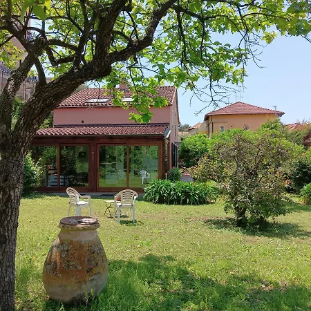 Con Giardino A Due Passi Dal Mare *
