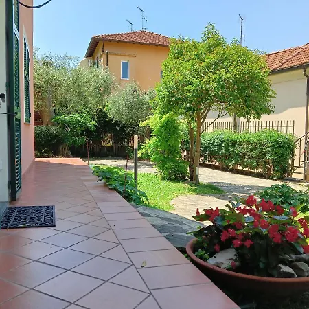 Con Giardino A Due Passi Dal Mare *