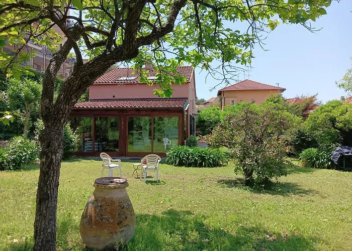 Con Giardino A Due Passi Dal Mare *